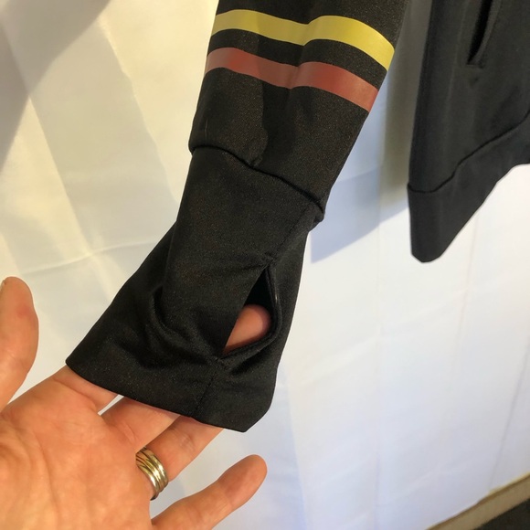 Authentic Iowa Stare Cyclone 1/4 Zip Up Hoodie with Thumb Holes - Size L - Picture 8 of 9